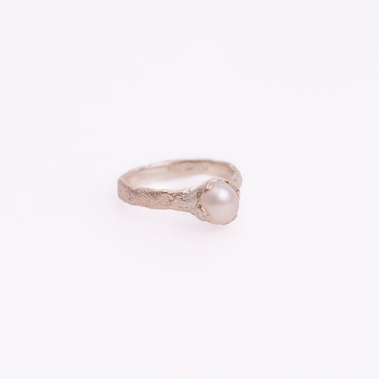 Pearly Oyster Ring