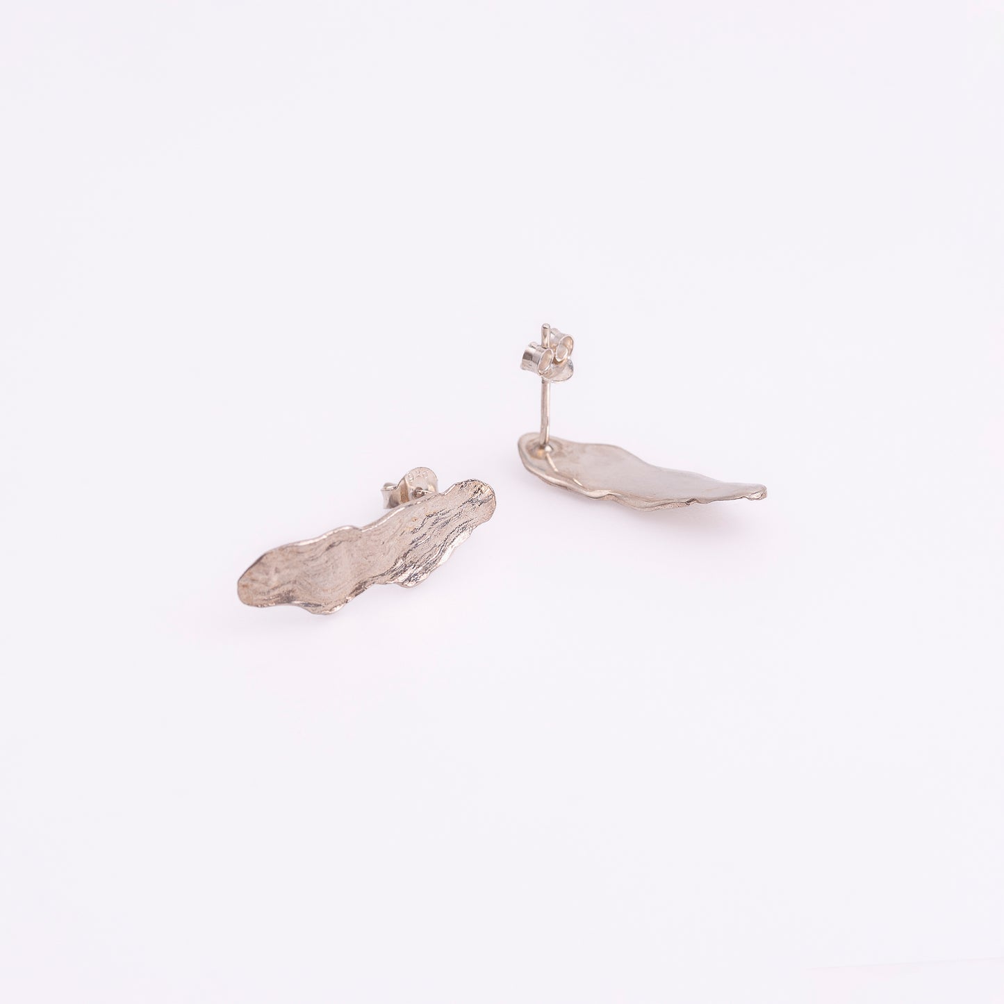 Wavy Oyster Earrings